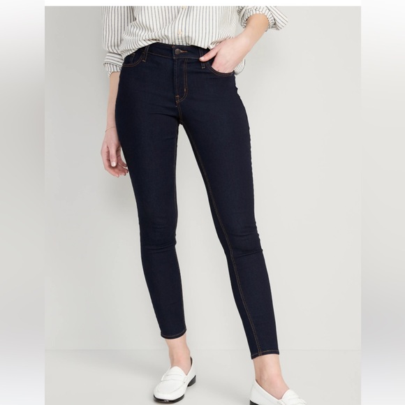 Old Navy Rockstar Super Skinny Jean - Picture 1 of 10